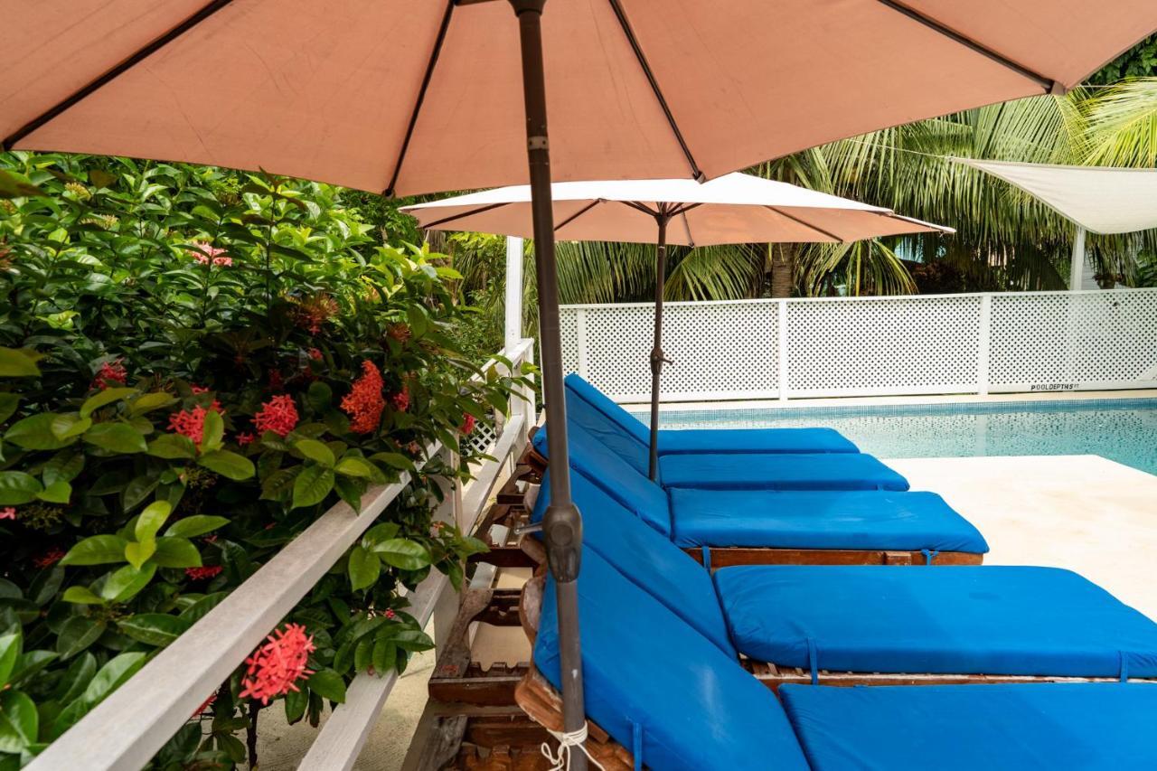 Hummingbirds Cabins Caye Caulker Esterno foto