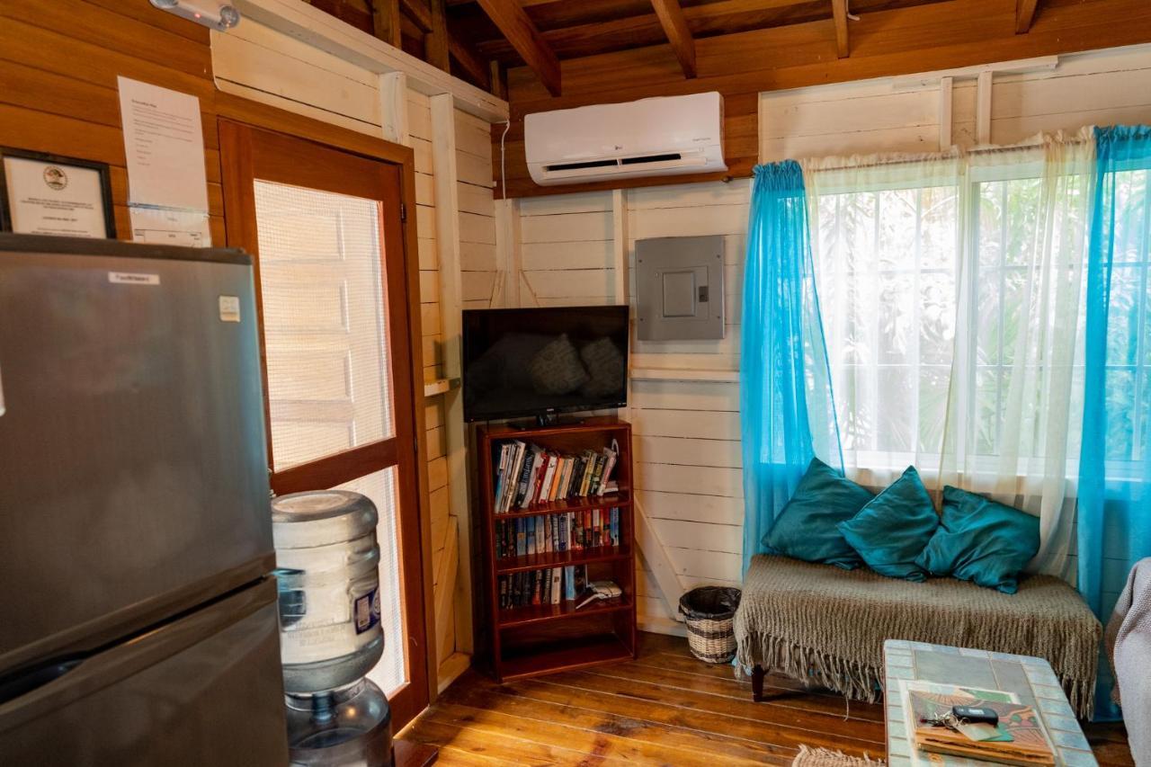 Hummingbirds Cabins Caye Caulker Esterno foto